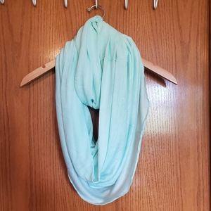 😎 Mint Green Infinity Scarf